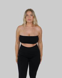 black activewear crop and scrunch leggings